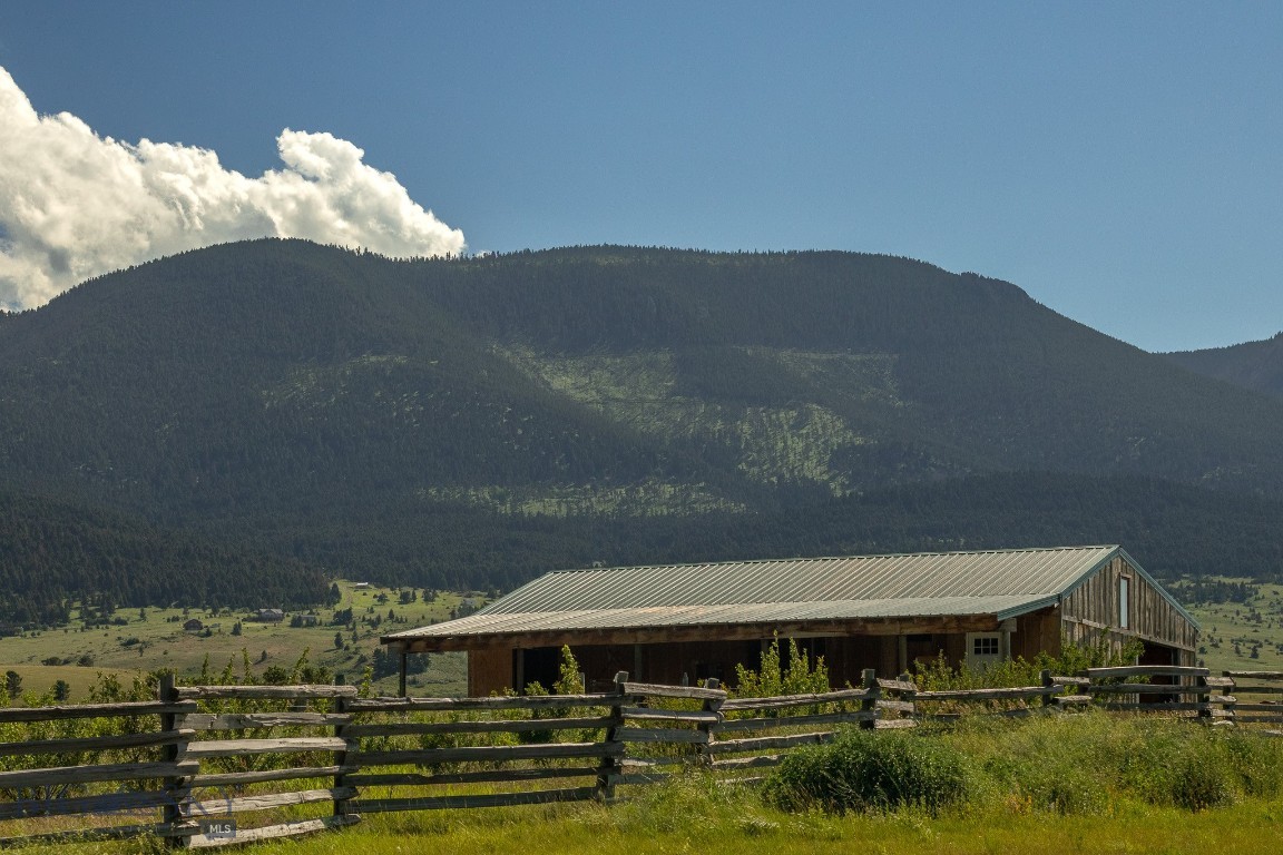 Livingston, Montana 59047, United States, 3 Bedrooms Bedrooms, ,2 BathroomsBathrooms,Residential,Contingent,63631