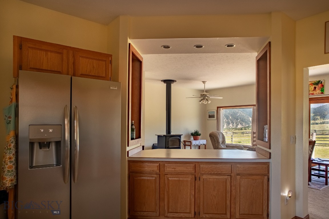 Livingston, Montana 59047, United States, 3 Bedrooms Bedrooms, ,2 BathroomsBathrooms,Residential,Contingent,63631