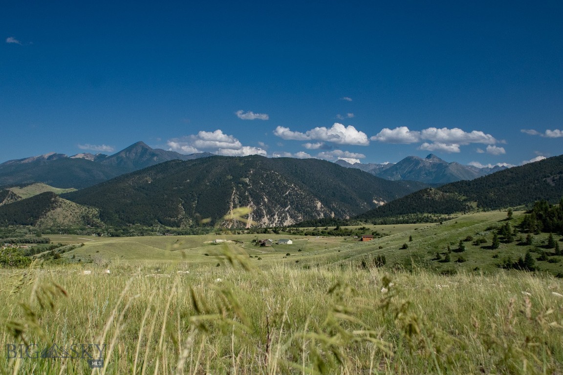 Livingston, Montana 59047, United States, 3 Bedrooms Bedrooms, ,2 BathroomsBathrooms,Residential,Contingent,63631