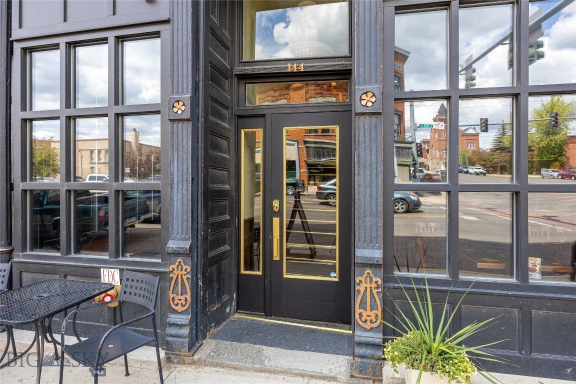 140 W Park
