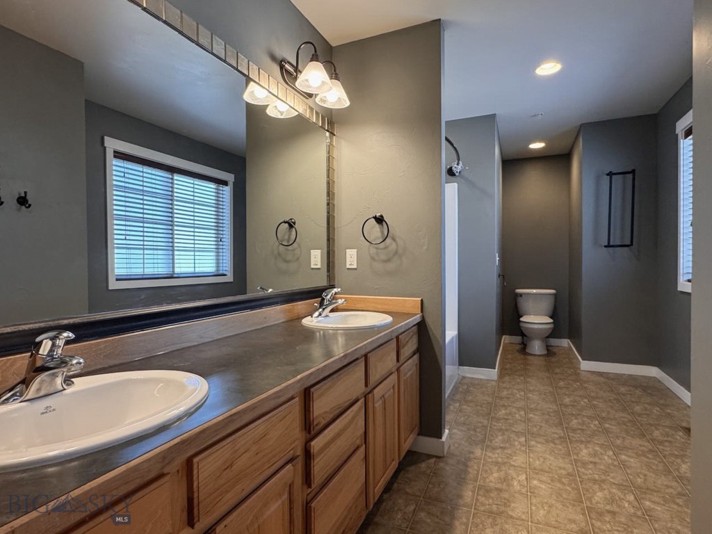 Falcon Hollow - Residential