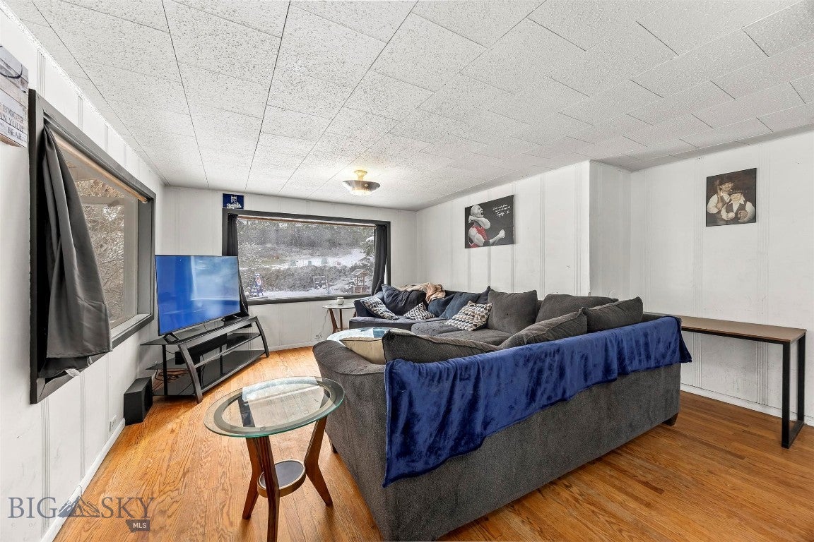 34 E Center
