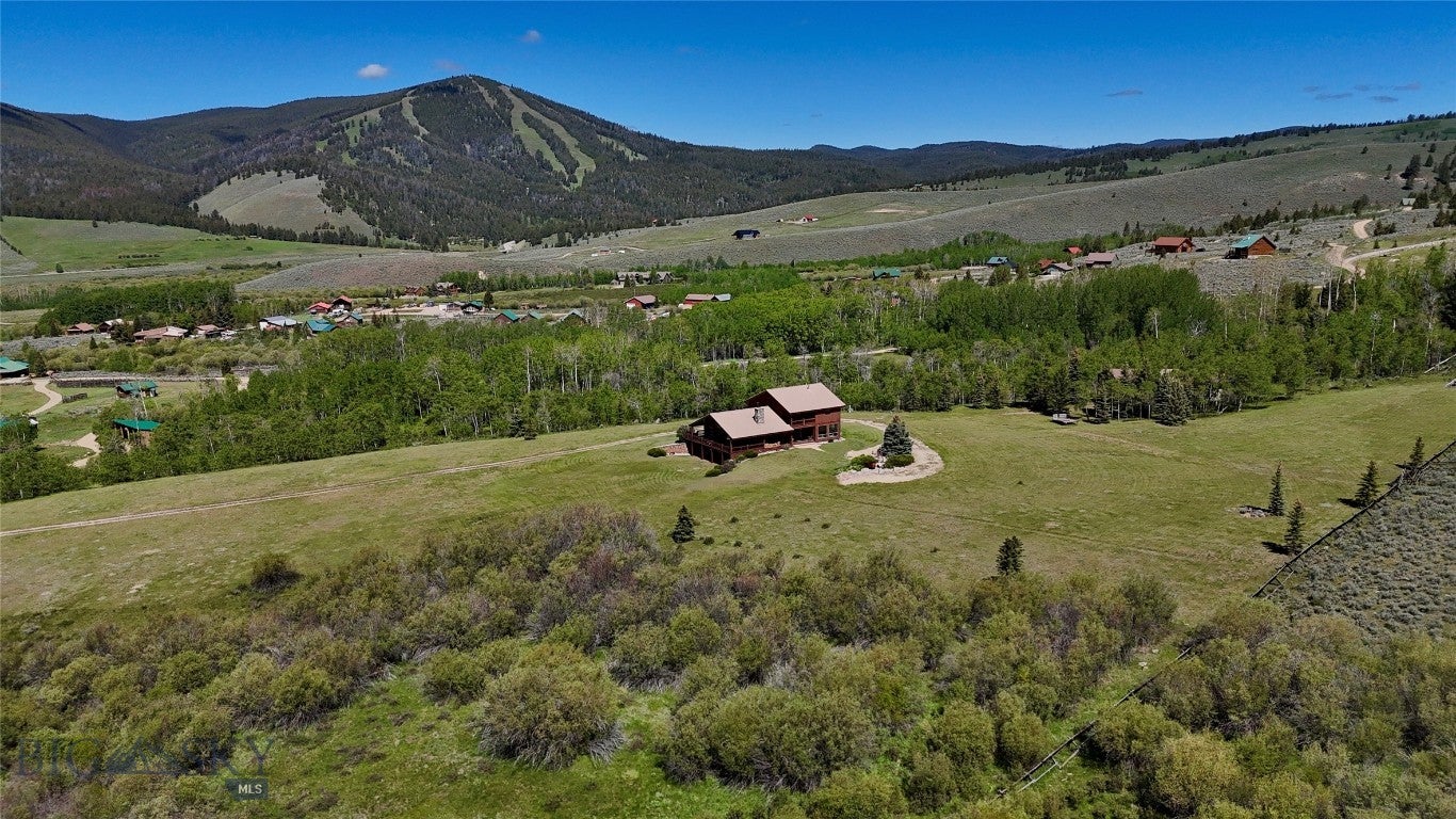 1105 Clark Creek