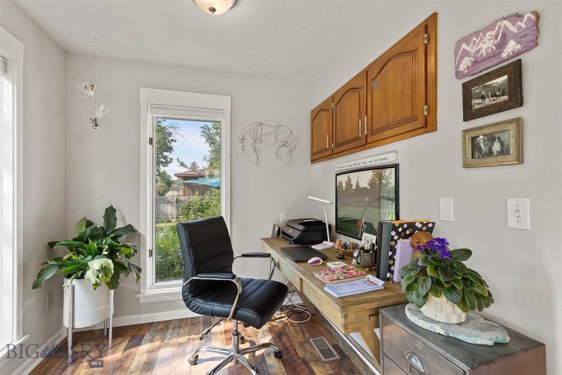 Manhattan, Montana 59741, United States, 5 Bedrooms Bedrooms, ,2 BathroomsBathrooms,Residential,Contingent,50414