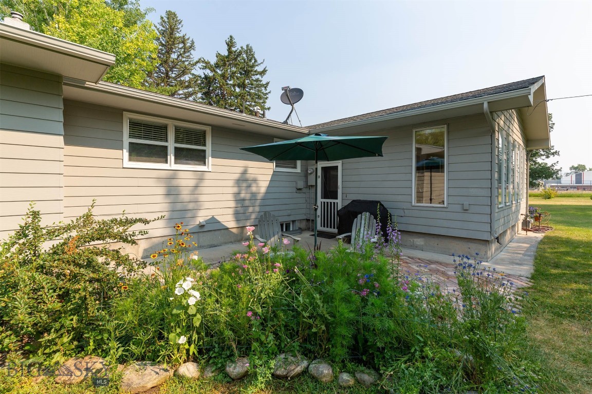 Manhattan, Montana 59741, United States, 5 Bedrooms Bedrooms, ,2 BathroomsBathrooms,Residential,Contingent,50414