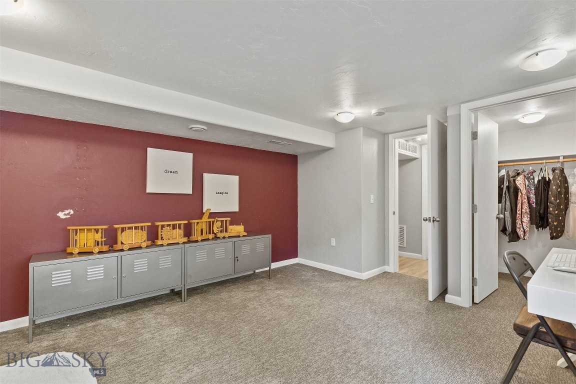 Manhattan, Montana 59741, United States, 5 Bedrooms Bedrooms, ,2 BathroomsBathrooms,Residential,Contingent,50414