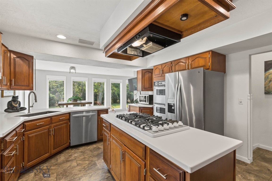 Manhattan, Montana 59741, United States, 5 Bedrooms Bedrooms, ,2 BathroomsBathrooms,Residential,Contingent,50414