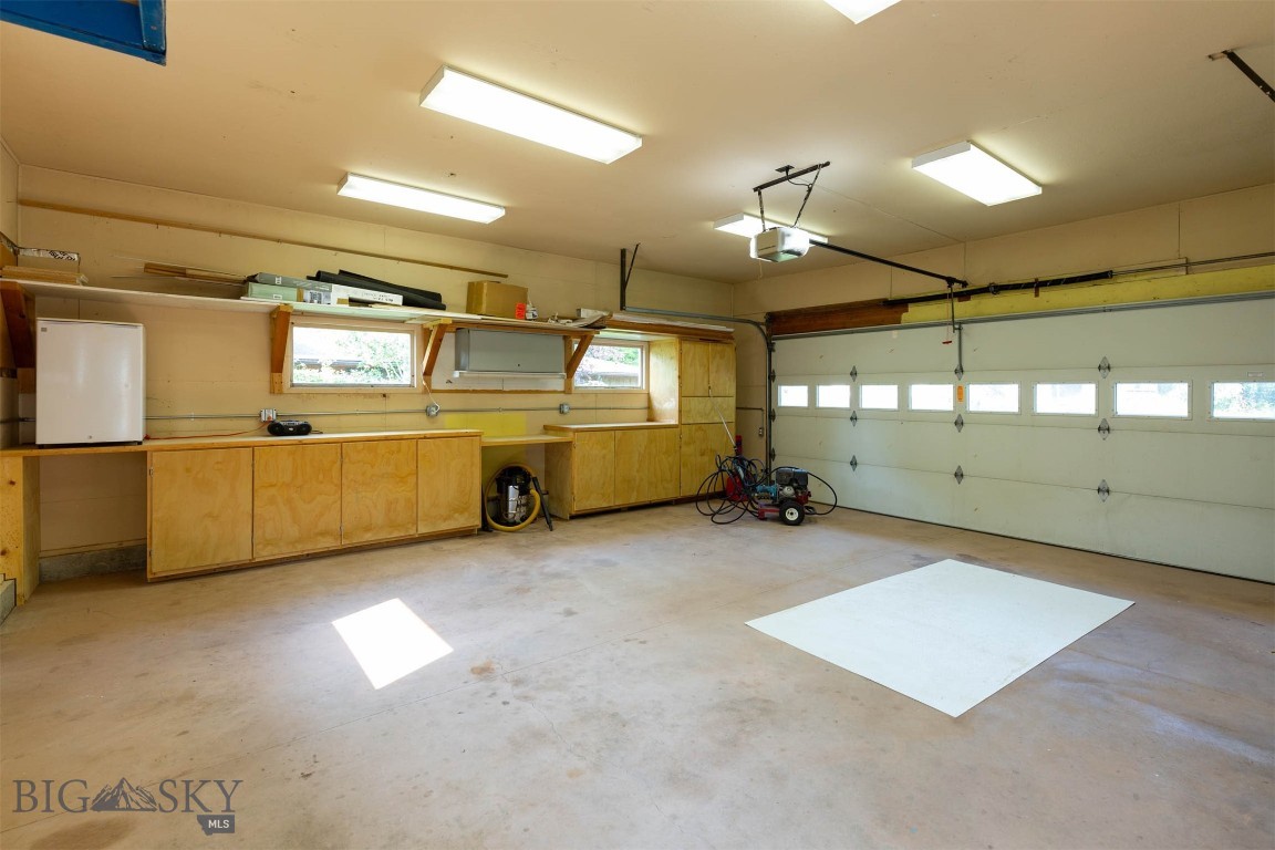 Manhattan, Montana 59741, United States, 5 Bedrooms Bedrooms, ,2 BathroomsBathrooms,Residential,Contingent,50414