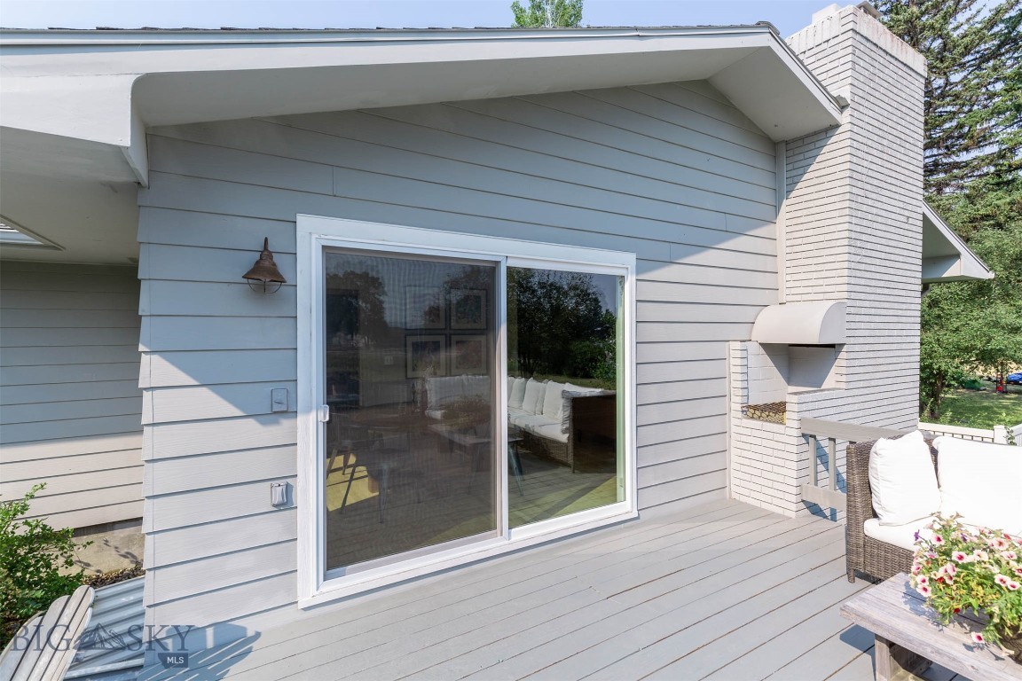 Manhattan, Montana 59741, United States, 5 Bedrooms Bedrooms, ,2 BathroomsBathrooms,Residential,Contingent,50414