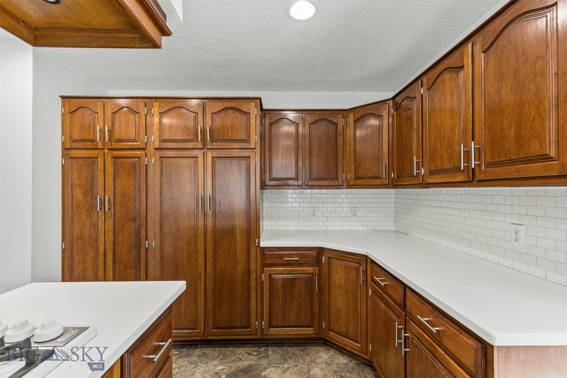 Manhattan, Montana 59741, United States, 5 Bedrooms Bedrooms, ,2 BathroomsBathrooms,Residential,Contingent,50414