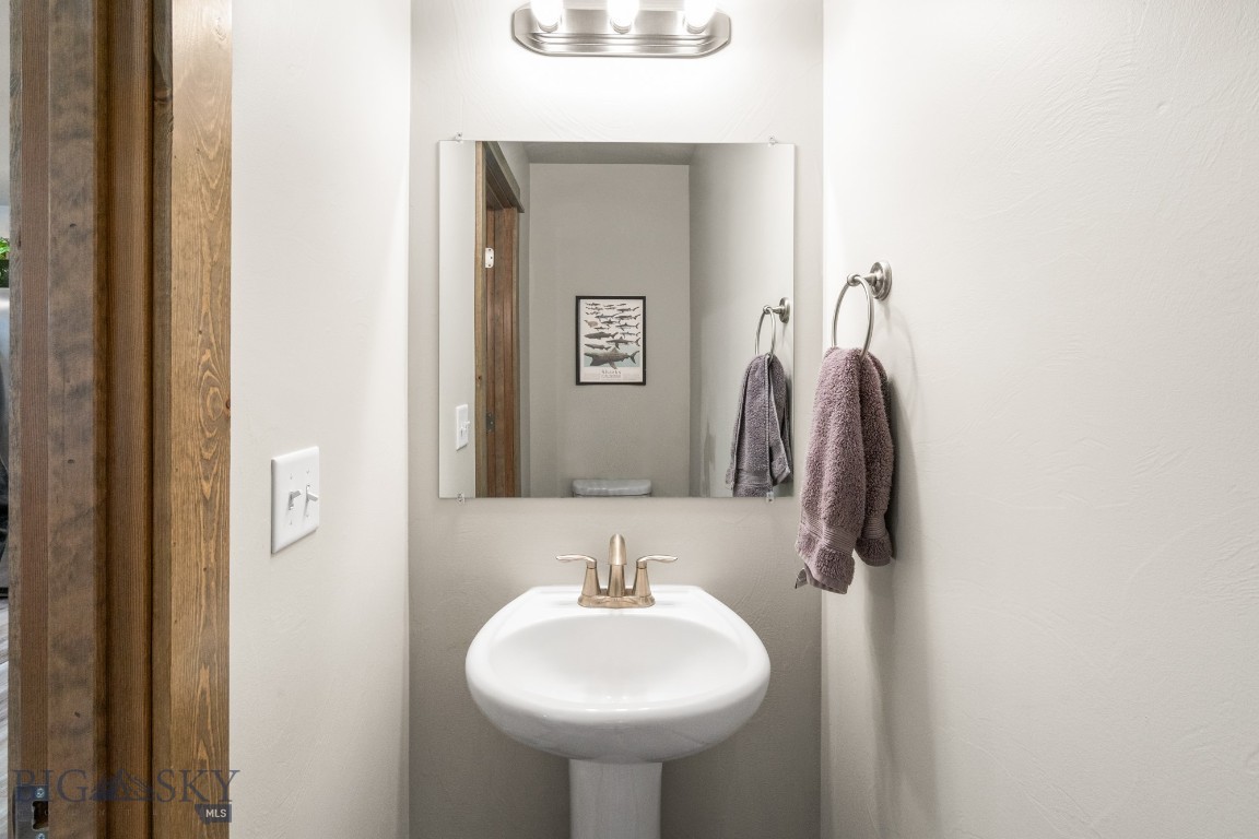 Belgrade, Montana 59714, United States, 3 Bedrooms Bedrooms, ,3 BathroomsBathrooms,Residential,Contingent,64922