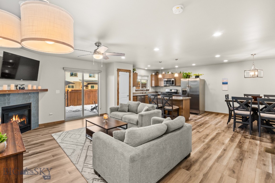 Belgrade, Montana 59714, United States, 3 Bedrooms Bedrooms, ,3 BathroomsBathrooms,Residential,Contingent,64922