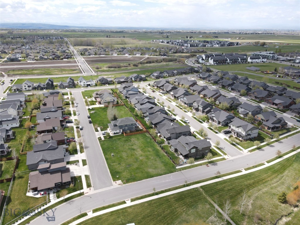 Southbridge - Land