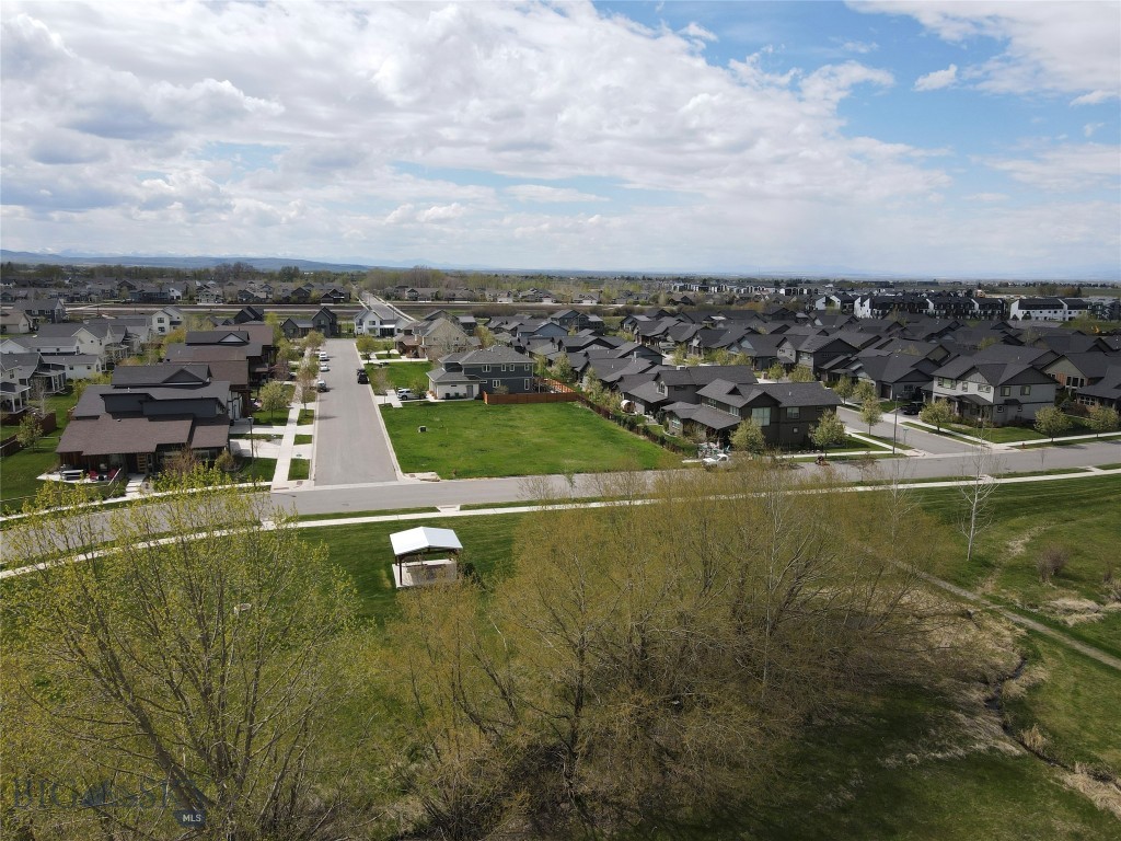 Southbridge - Land