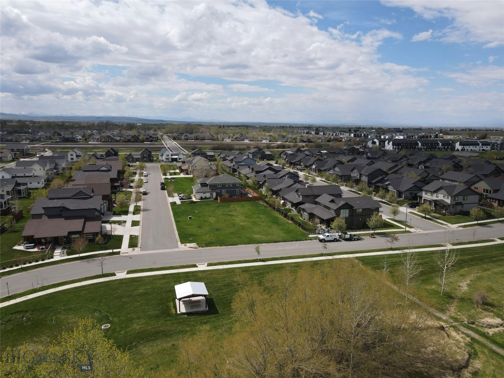 Southbridge - Land