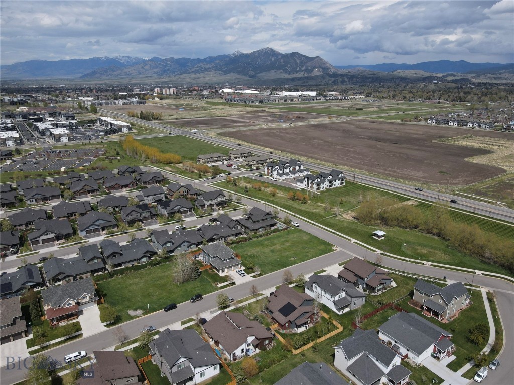 Southbridge - Land