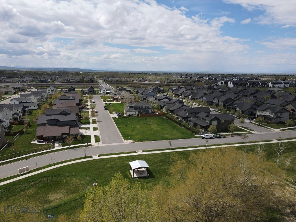 Southbridge - Land