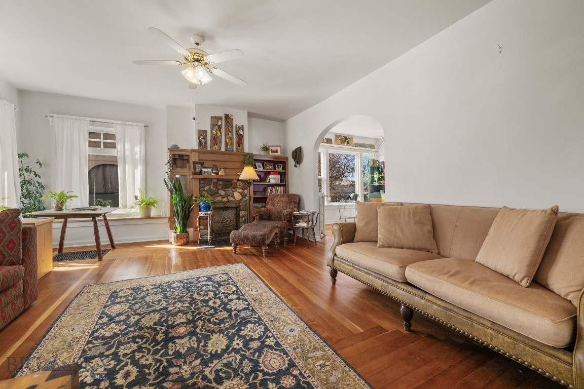 923 S Washington Street