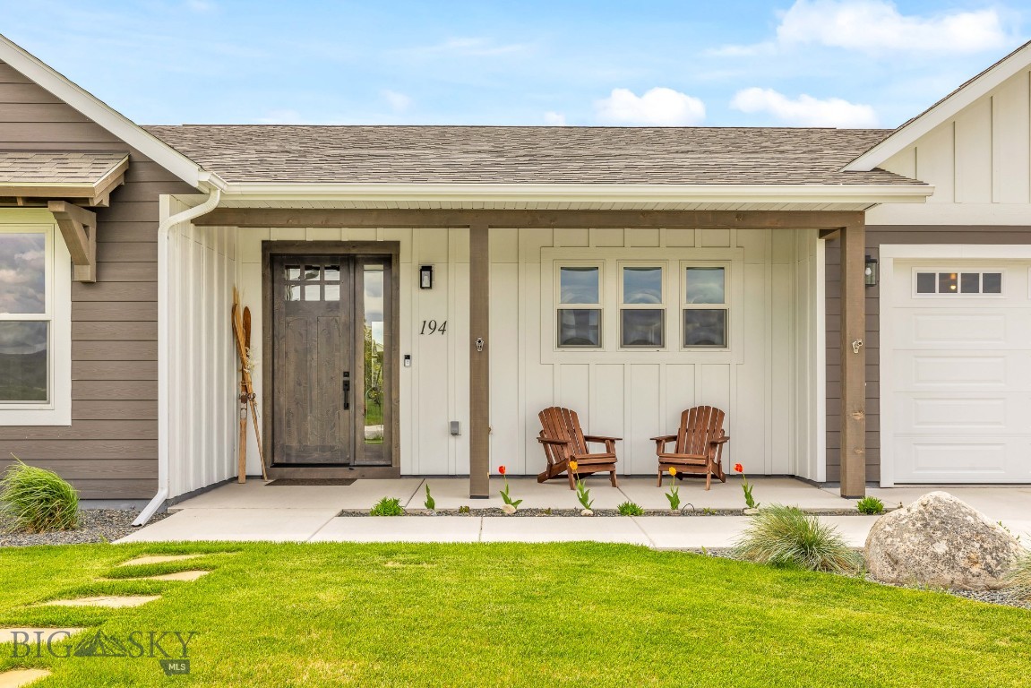 194 W Greenspur