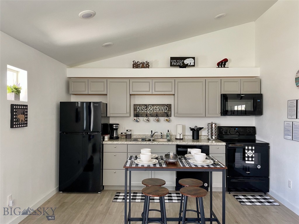 Welcome to your picture-perfect escape in the heart of Livingston, Montana! This charming 2-bedroom, 1-bath end unit condo is move-in ready and packed with thoughtful features for effortless living.
Tucked into a peaceful neighborhood just minutes from downtown Livingston, this single-level retreat offers cozy comfort surrounded by stunning natural beauty. The open floor plan and vaulted ceilings create a bright, airy feel, while recent upgrades—like a brand-new LiftMaster for the detached 1-car garage and a new washer and dryer—add modern convenience.
Enjoy the ease of your own private entrance, off-street parking, and top-tier security with digital keypads and two Ring doorbells at each entry. Step outside to soak in breathtaking mountain views, and know that adventure is never far—Yellowstone National Park is just over an hour away, with Bozeman a quick 30-minute drive.
Whether you're seeking a weekend getaway, a low-maintenance primary home, or an affordable foothold in Montana’s beauty, this condo delivers it all. Don’t miss your chance—schedule a tour today and fall in love with this cozy Livingston gem.