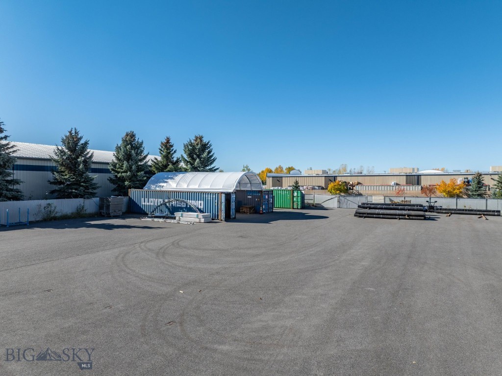 Shedhorn - Commercial Lease