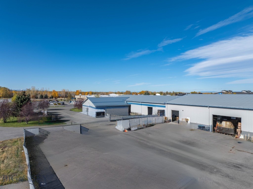 Shedhorn - Commercial Lease