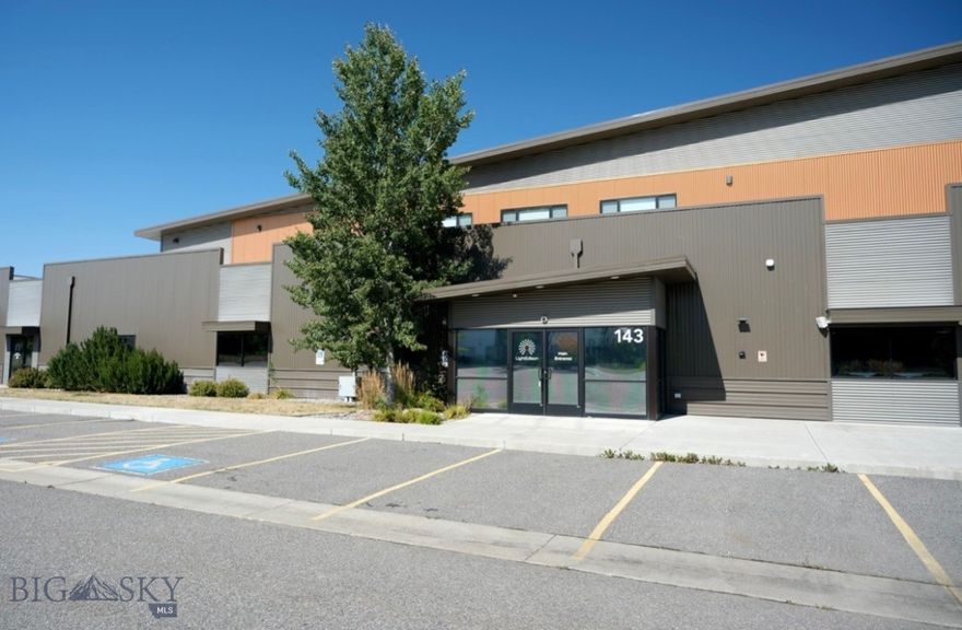 Well appointed large office space just west of Bozeman, a block off Huffine Lane on the Bozeman to Four Corners corridor. Busy, growing office park in Woodland Park with many nice amenities within walking distance. This office space is a completely open rectangle.  There is a door at the front and rear of the space, with windows on three sides.  The owners are currently in the process of adding a private restroom and kitchenette.  There is a new stop light at Willow Peak and Huffine for easy access onto Huffine going both directions.