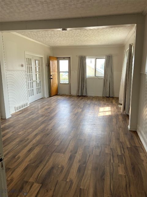 Photo of 837 Zarelda St, Butte, MT 59701 (MLS # 407282)