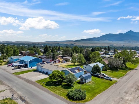 Photo of 1123 W Summit Street, Livingston, MT 59047 (MLS # 413607)