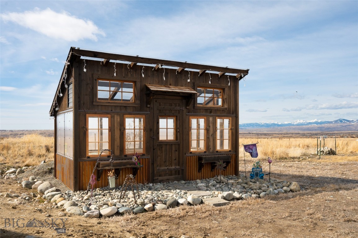 Ruby Rock - Residential