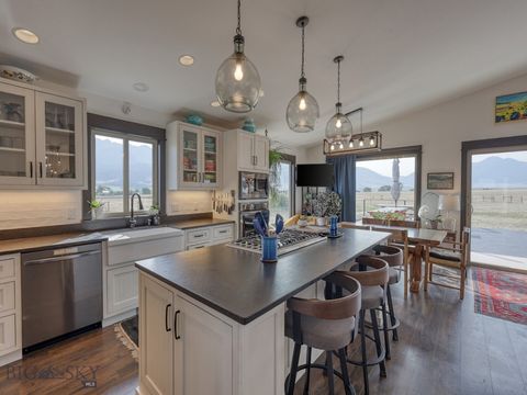 Photo of 80 Glengarry Road Rd, Livingston, MT 59047 (MLS # 405819)