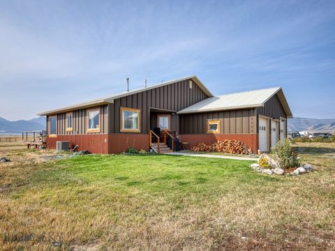 Photo of 80 Glengarry Road Rd, Livingston, MT 59047 (MLS # 405819)