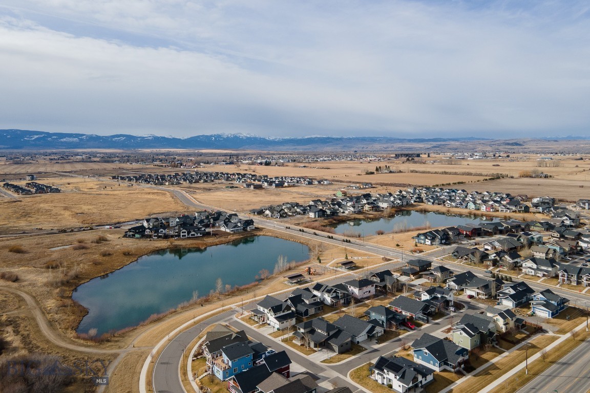 The Lakes at Valley West - Residential