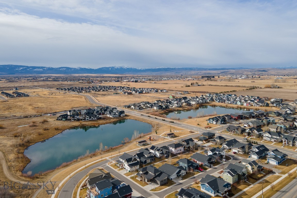 The Lakes at Valley West - Residential