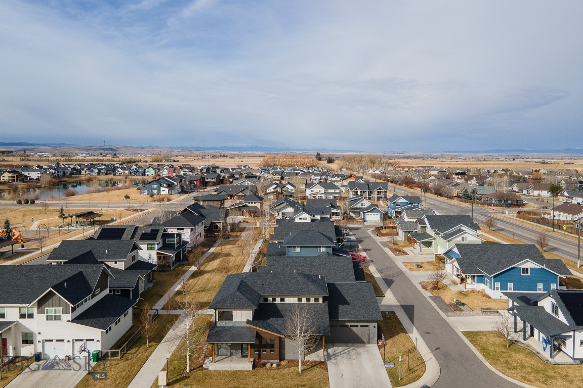 The Lakes at Valley West - Residential