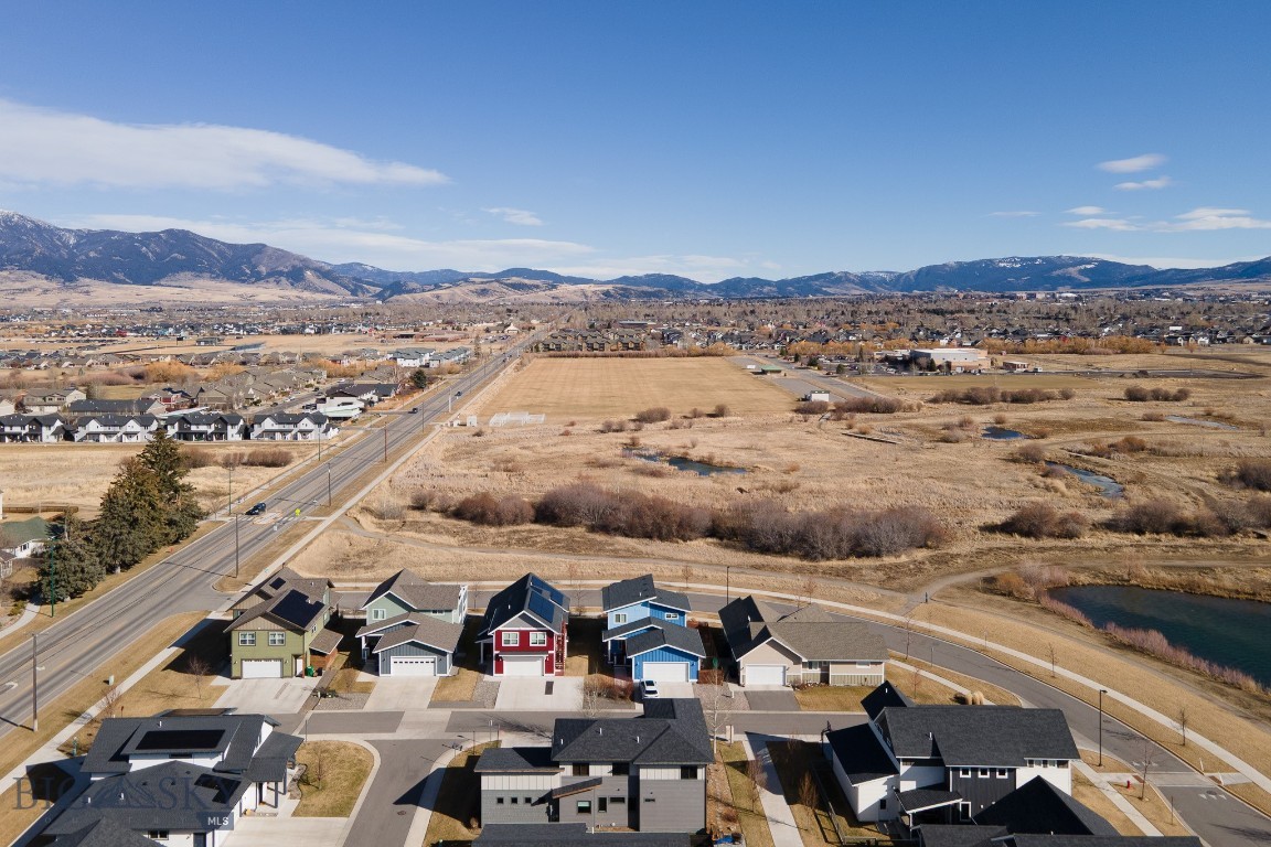 The Lakes at Valley West - Residential