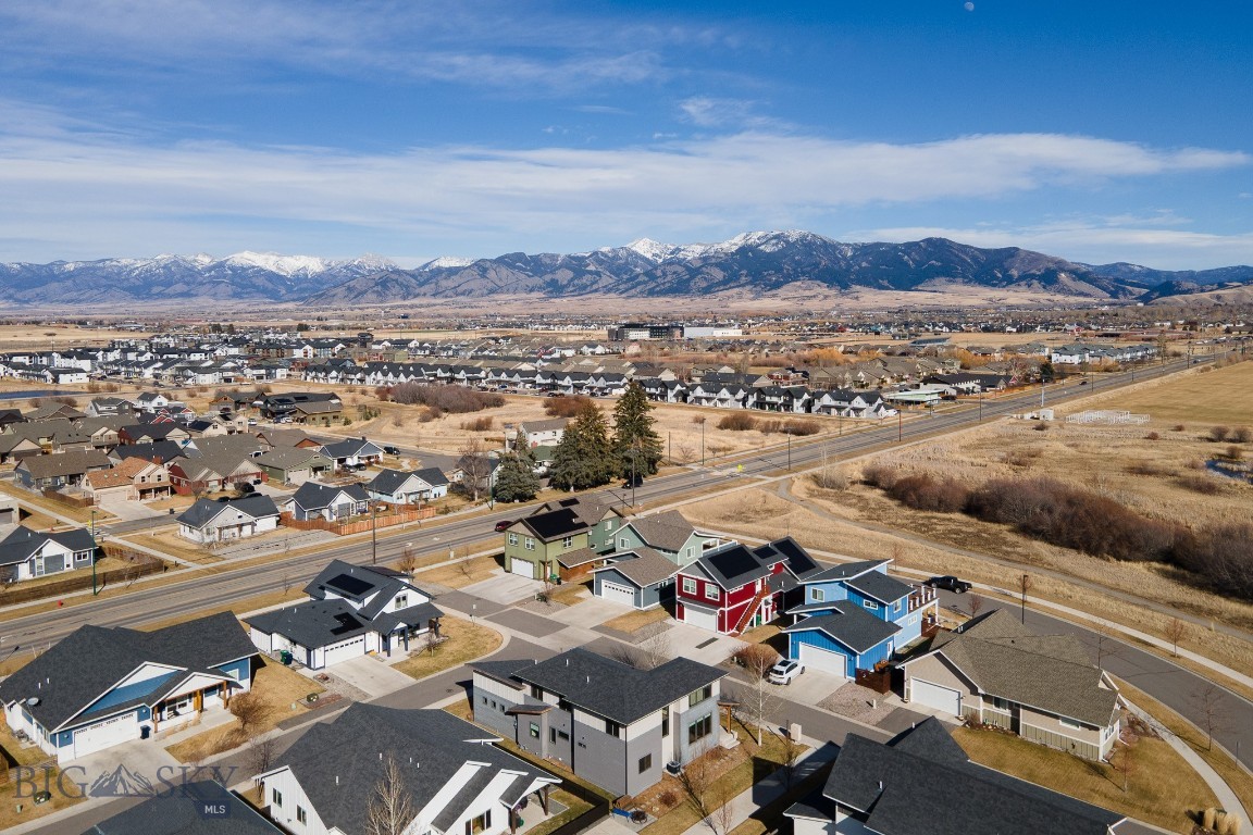 The Lakes at Valley West - Residential