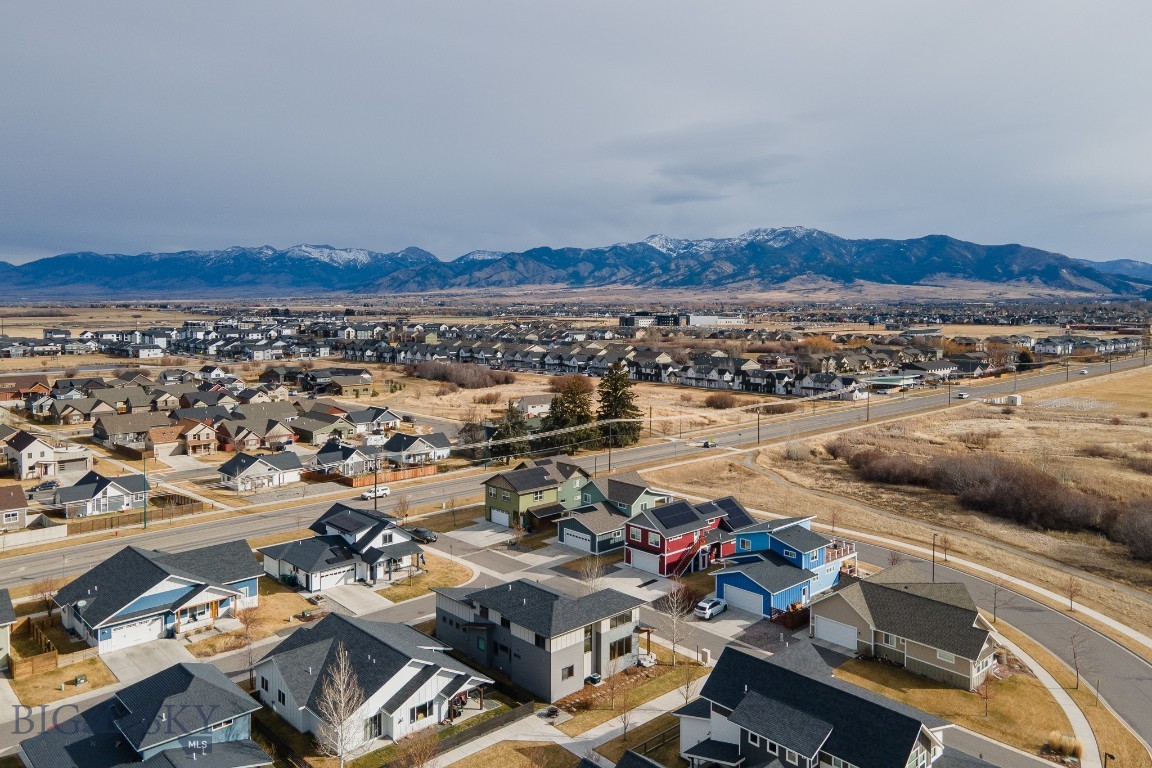 The Lakes at Valley West - Residential