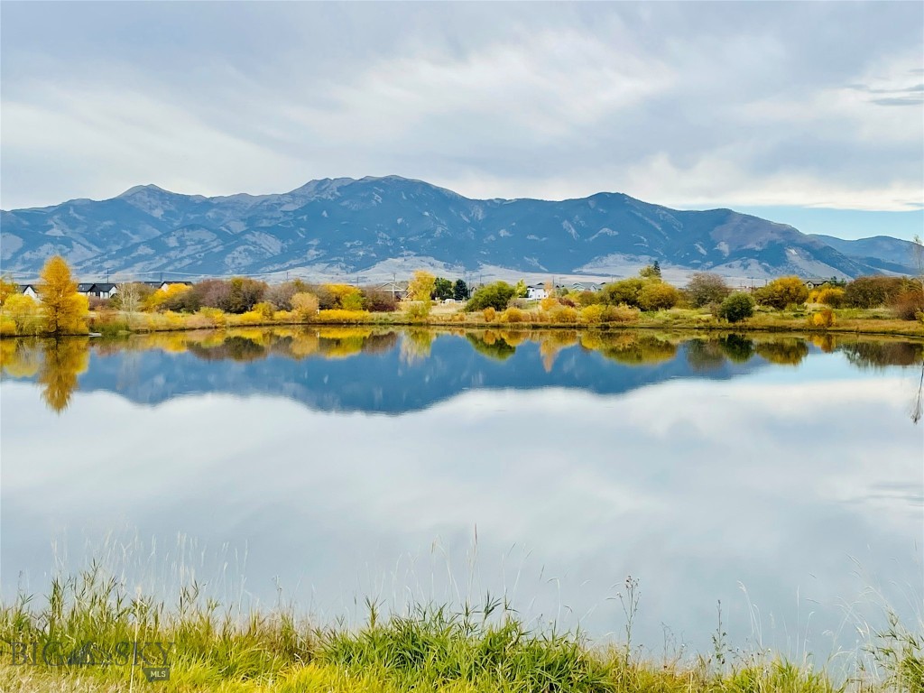 The Lakes at Valley West - Residential