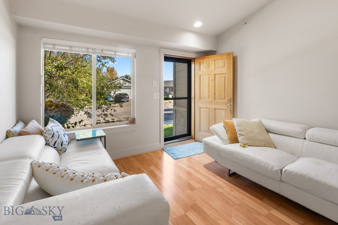 Falcon Hollow - Residential