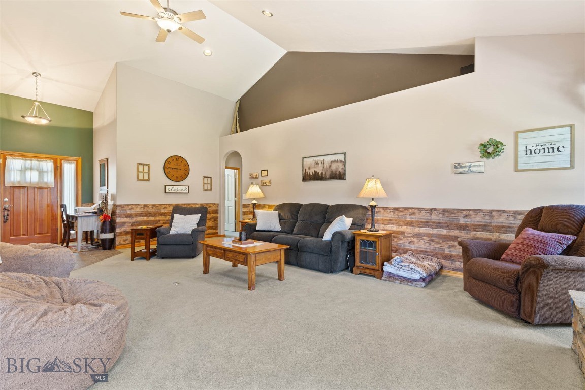 Four Dot Meadows - Residential