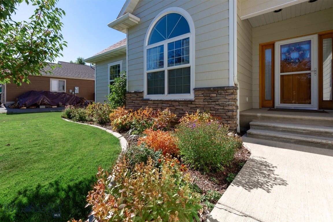 Four Dot Meadows - Residential