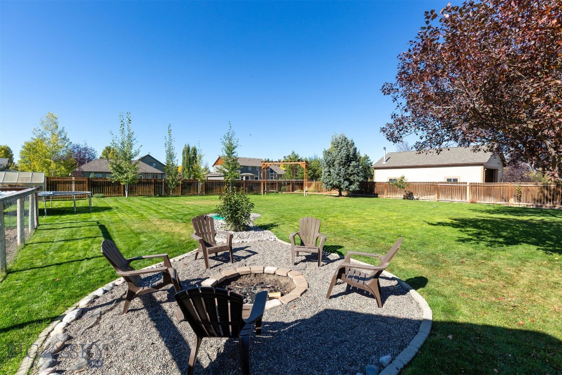 Four Dot Meadows - Residential