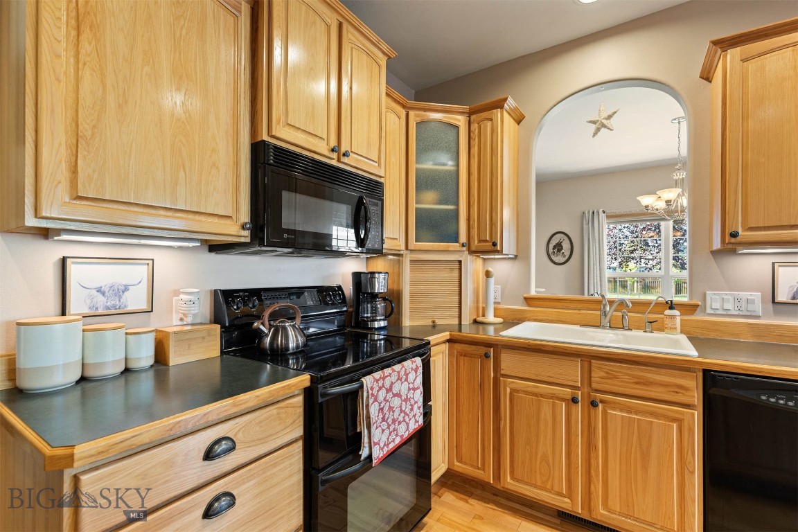 Four Dot Meadows - Residential