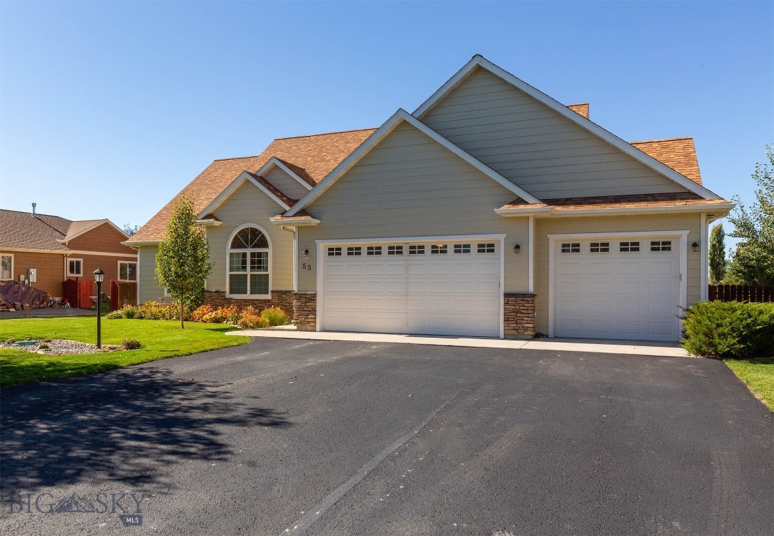 Four Dot Meadows - Residential