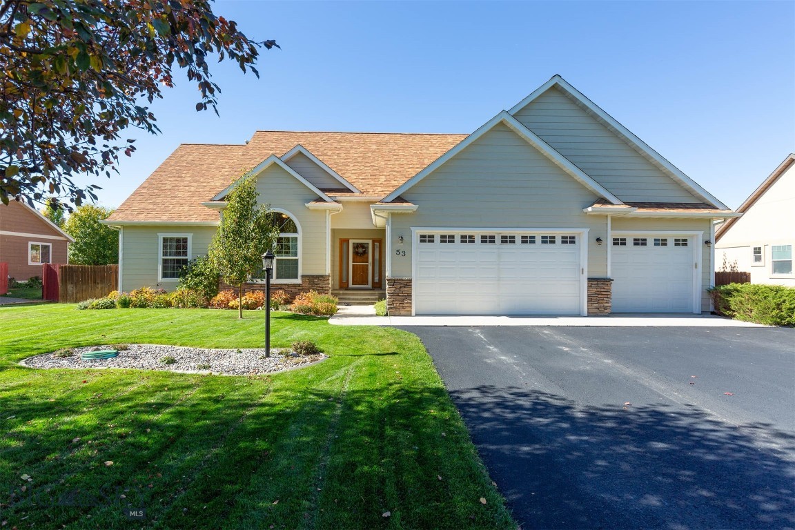 Four Dot Meadows - Residential