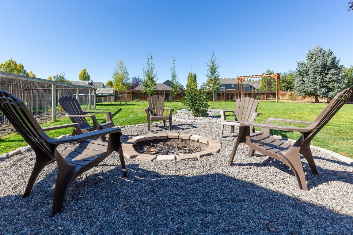 Four Dot Meadows - Residential