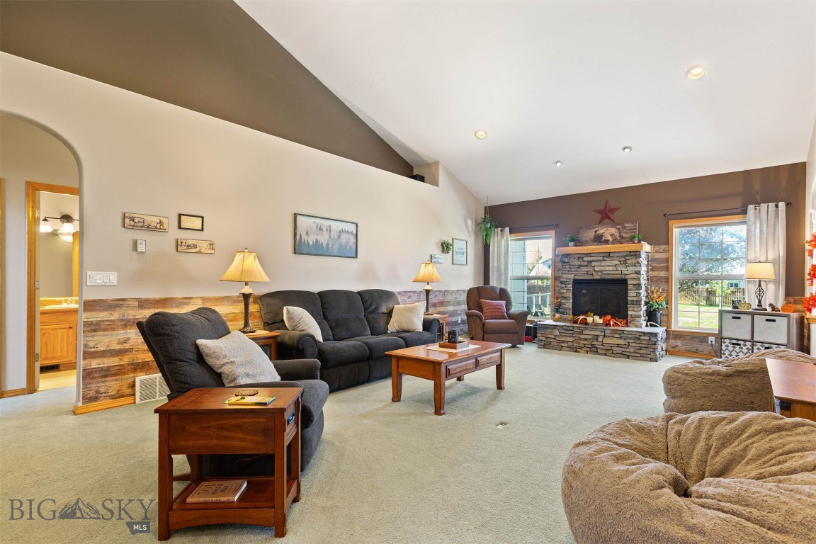 Four Dot Meadows - Residential