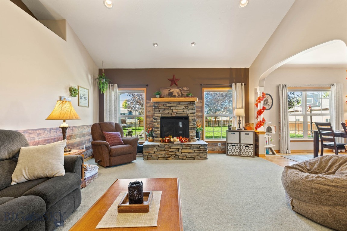 Four Dot Meadows - Residential