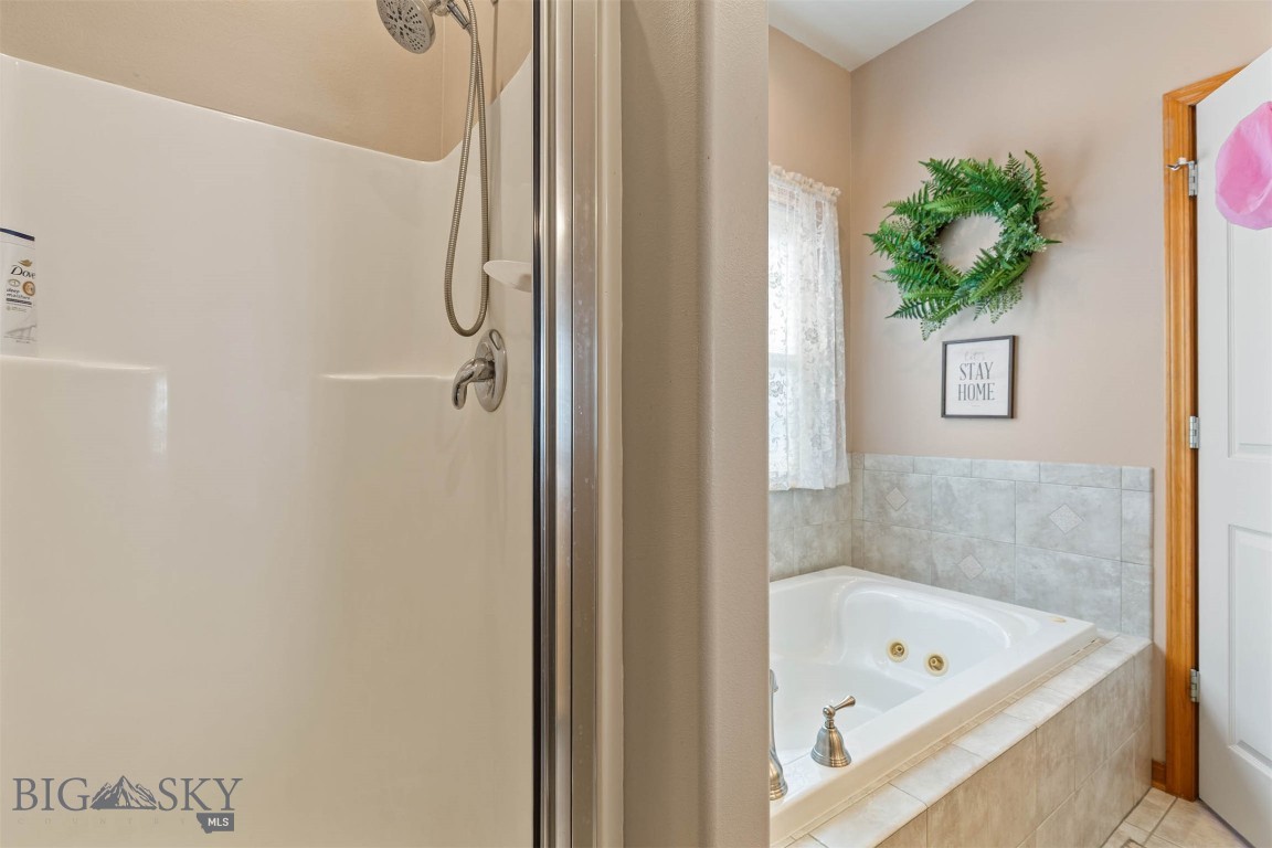 Four Dot Meadows - Residential